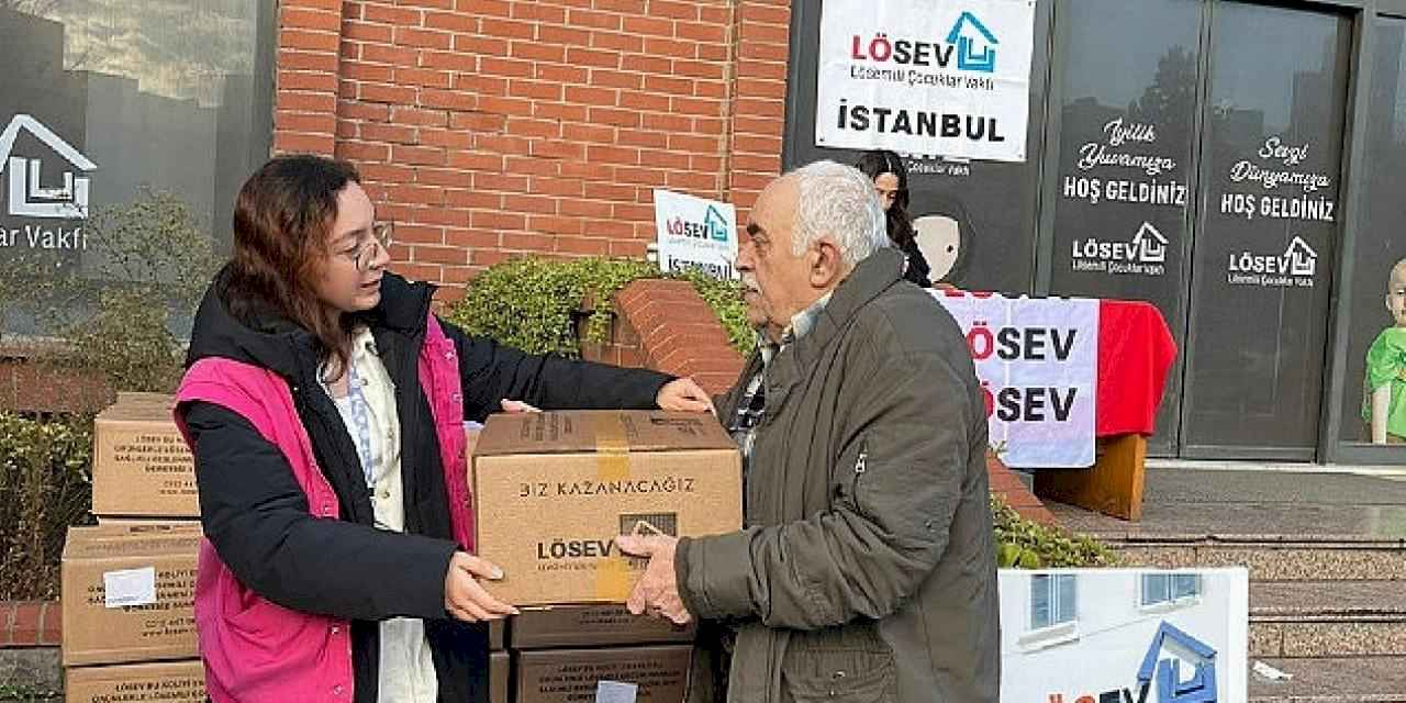 LÖSEV Mutlu Et Paketlerini Ataşehir'de Dağıtmaya Devam Ediyor