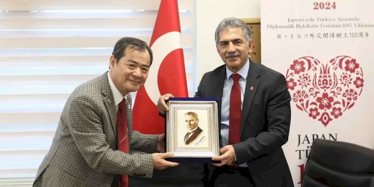 Gemlik ve Japonya'nın Nanao Belediyesi kardeş şehir oldu