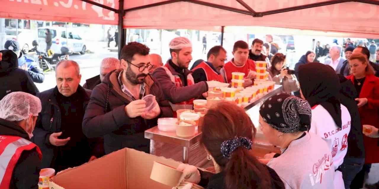 İzmit Darıca'da sıcak yemek hizmetine devam