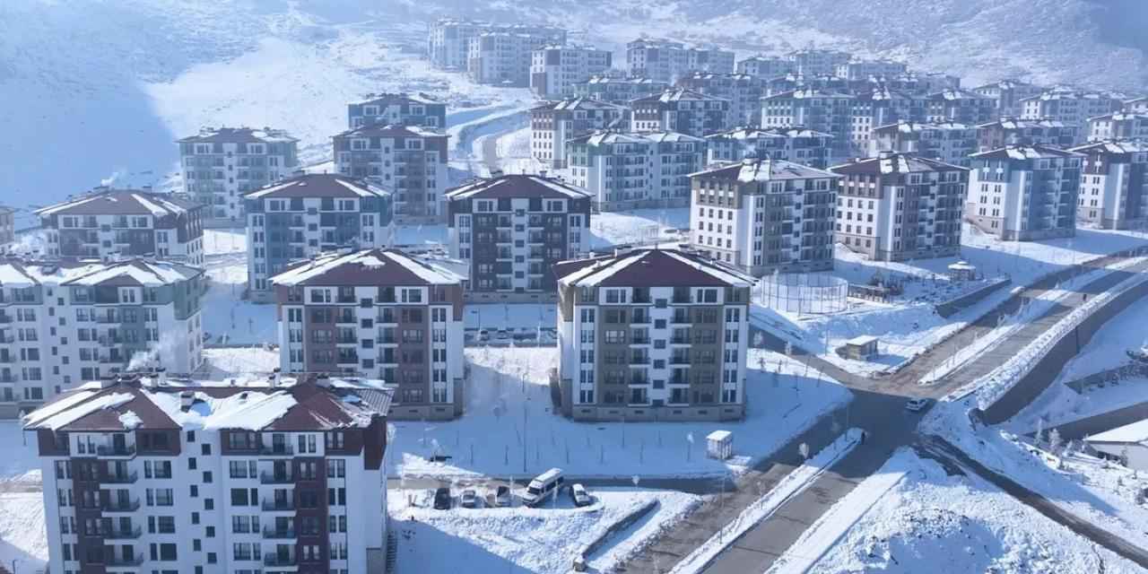 Elbistan'da afetzedeler yeni yuvalarına yerleşiyor