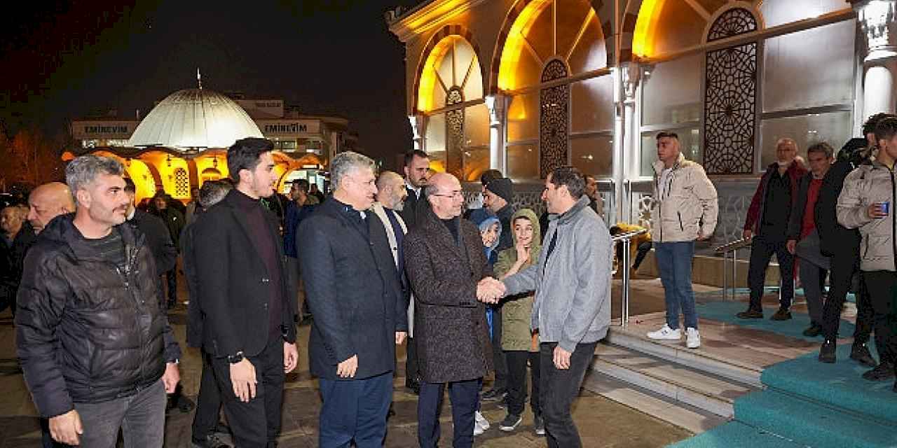 Başkan Pekyatırmacı vatandaşların kandil bereketine ortak oldu