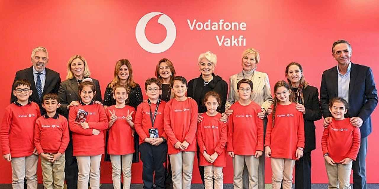 Vodafone Vakfı Danışma Kurulu Üyeleri Geleceğin Yapay Zekâ Yıldızlarıyla Buluştu