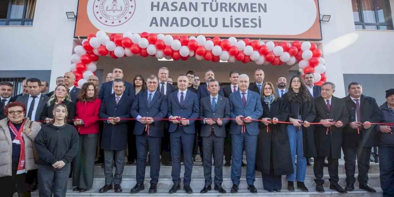 CHP lideri Özel, İzmir'de okul ve kent lokantasını açtı