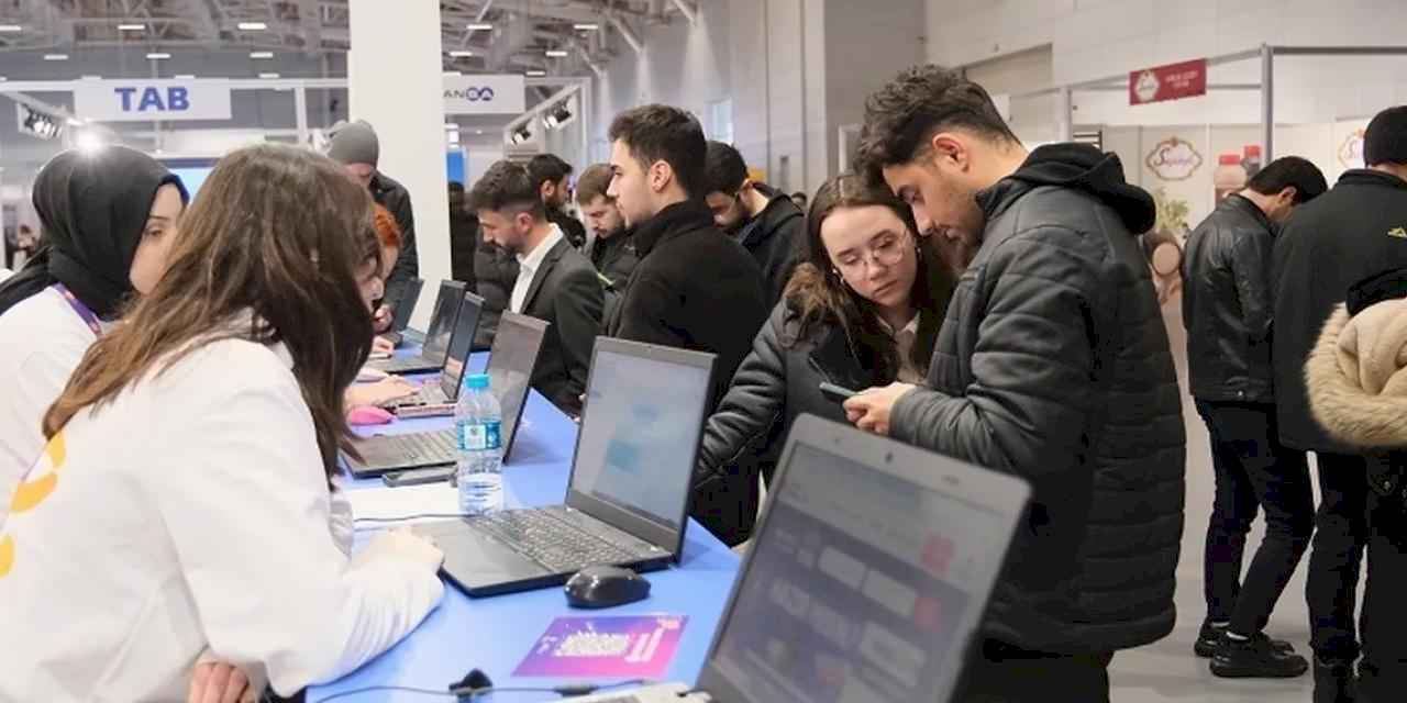 İstanbul Büyükşehir'in kariyer fuarları iş fırsatı sağladı