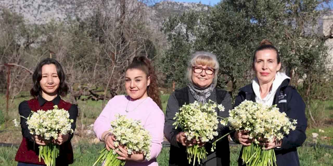 Antalya'da kadın üreticilere mis kokulu destek