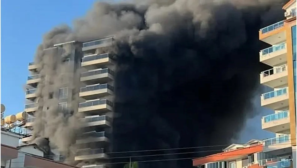 Antalya Alanya'da otel inşaatında yangın!