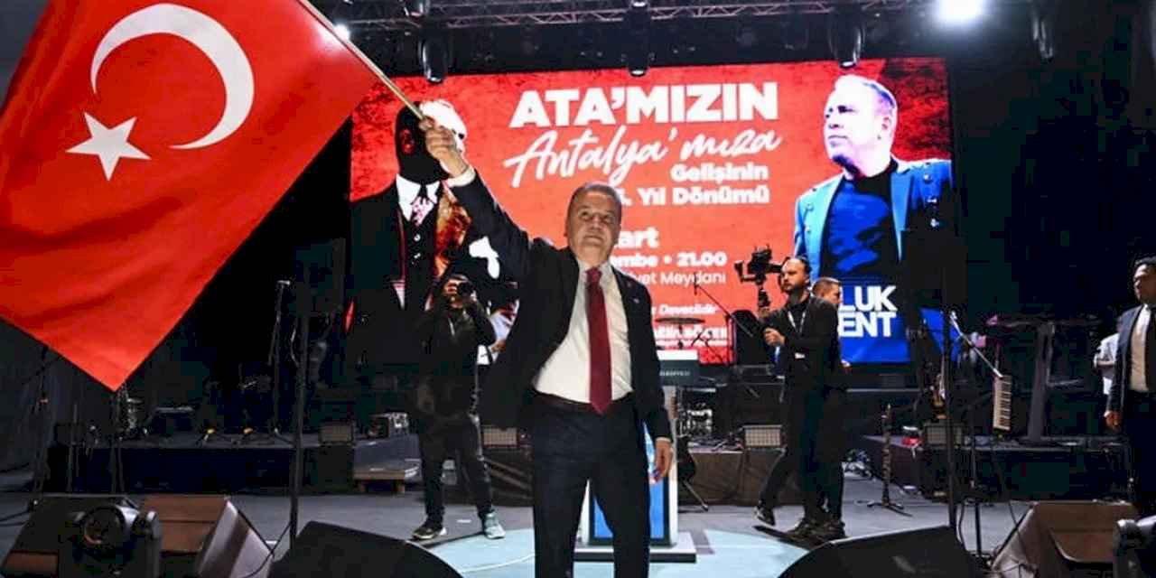 Atatürk’ün Antalya ziyaretinin yıldönümünde Haluk Levent coşkusu